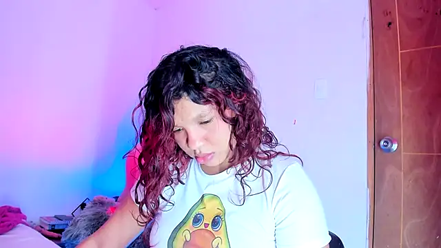 Emily_Coper18 Adlı Modelin Canlı XXX Sohbeti