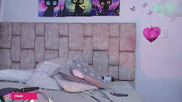 MiiaBlumm_ 现场XXX聊天