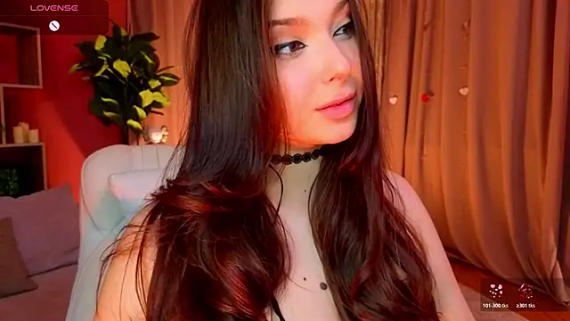 Lucy_louras 即時 XXX 聊天