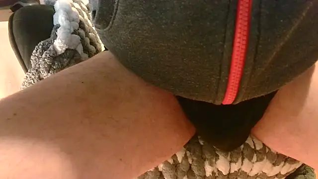 Pokazy przed kamerką – T0Yforeskin