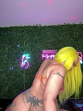 RenaThickAss: онлайн-секс-чат