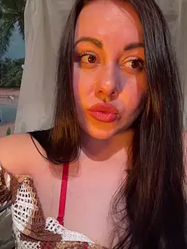 DaisyStreet's Live XXX Chat