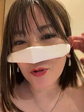 Show modela Mitsuco_surflady na web-kameri