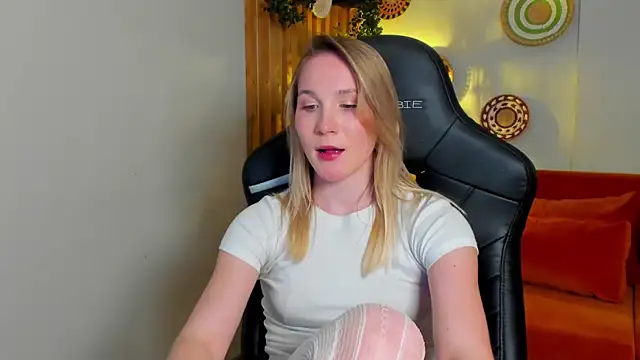 ElaraVoltage Obrolan Langsung XXX