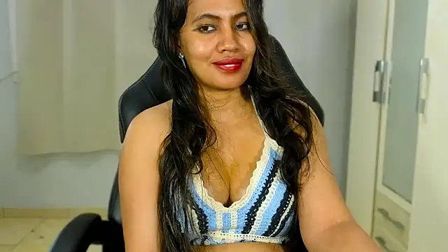 FannyXhot Chat XXX in diretta