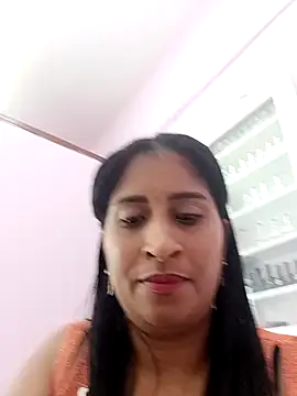 CarolinaNavas33's Live XXX Chat