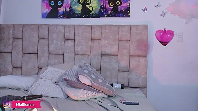 Czat XXX na żywo – MiiaBlumm_