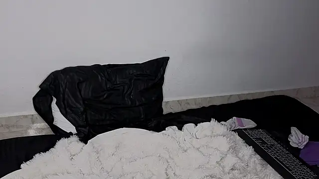 soysara15 Adlı Modelin Canlı XXX Sohbeti