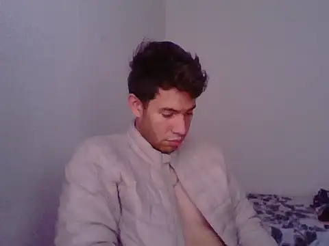 Maxtaylor18's Webcam Show