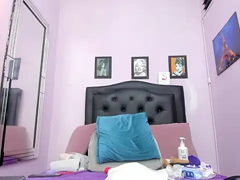 monalind220 Adlı Modelin Canlı XXX Sohbeti