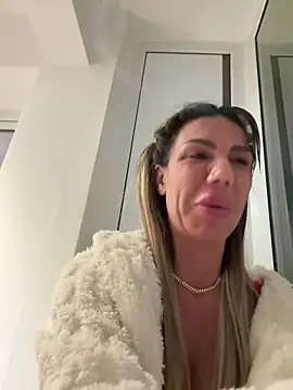 LoreennAny 现场XXX聊天