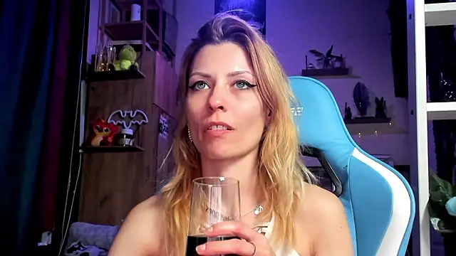 XXX chat uživo modela karo123421