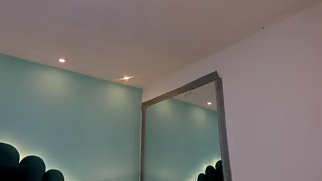 sharlott18 Chat XXX live