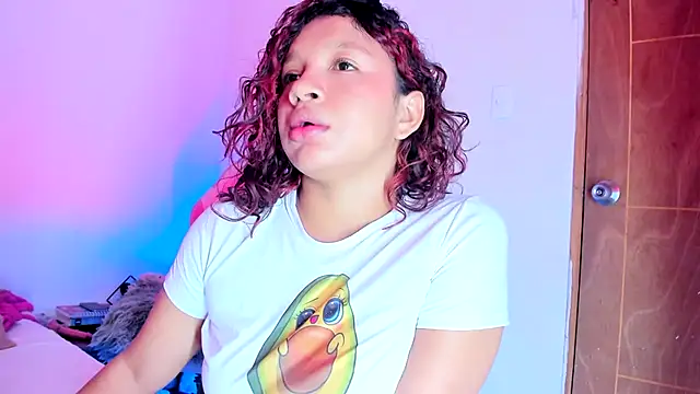 Chat +18 de Emily_Coper18 ao vivo