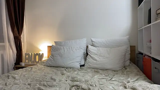 SunriseGuys: διαδικτυακό σόου στην κάμερα