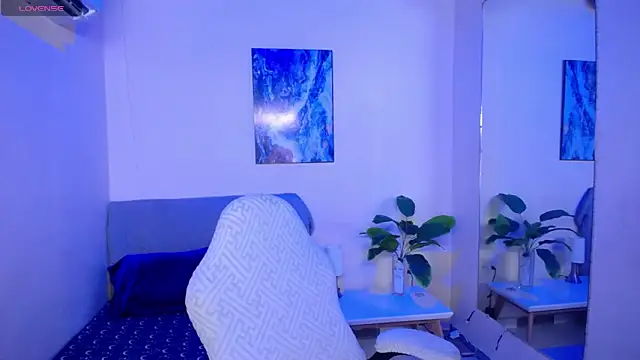 alloy_tiny Adlı Modelin Canlı XXX Sohbeti