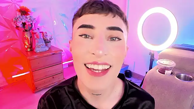 SebastianHilton: διαδικτυακό σόου στην κάμερα