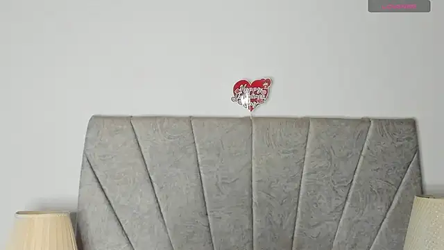 Val12777 Adlı Modelin Canlı XXX Sohbeti