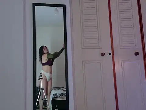 ArtesanaMK Chat XXX in diretta