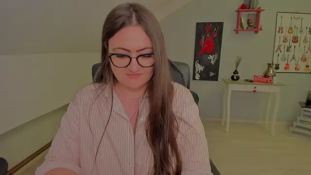 MistressDarrah's Live XXX Chat