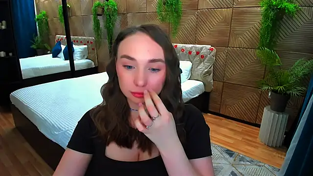 TrueReincarnation's Live XXX Chat