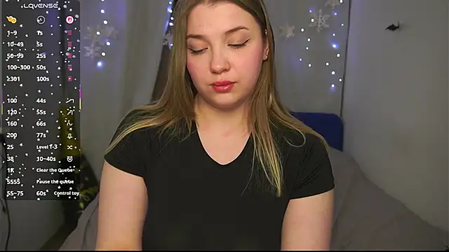 CuteSharloti's Live XXX Chat