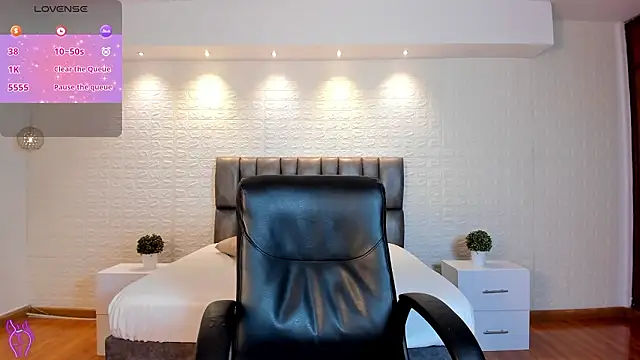 VenusCooper Chat XXX in diretta