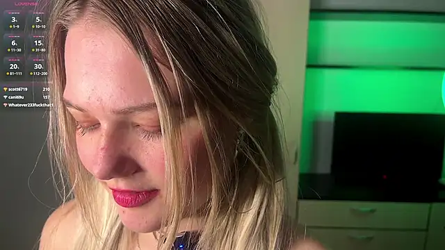 Velmiora's Live XXX Chat