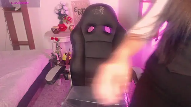 QueenRose94 – Naživo XXX chat