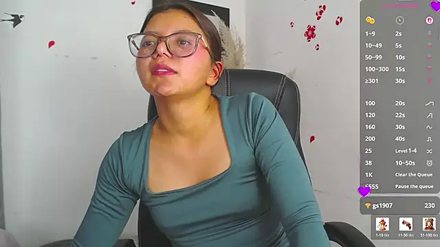 Živý XXX chat Zoow_bluussh