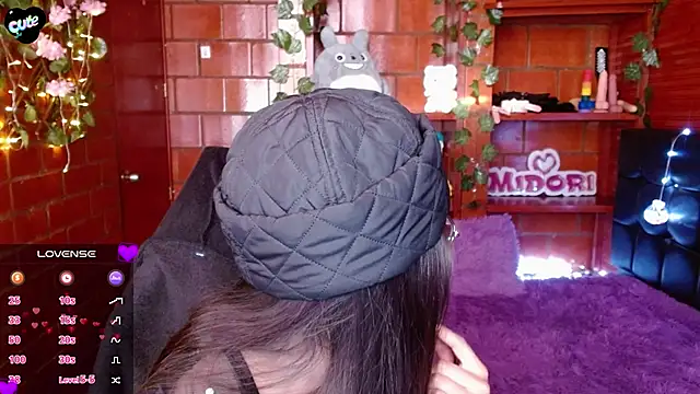 MidoriQuiinn's Live XXX Chat