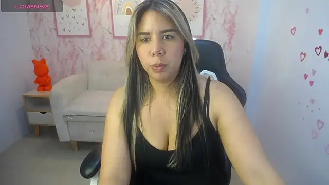 Thalia_ch1's Live XXX Chat