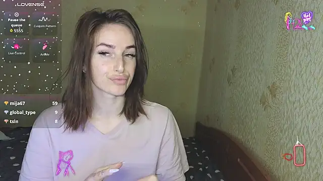 xx_adrihanna_xx Adlı Modelin Canlı XXX Sohbeti