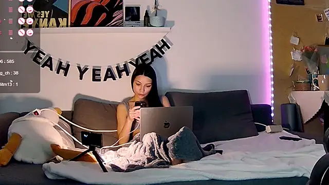 KatiKate élő XXX-chatje