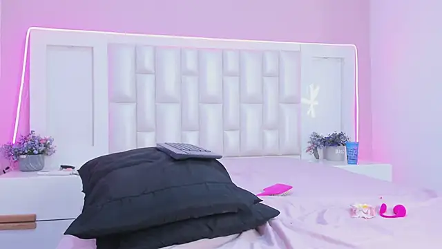 Pokazy przed kamerką – Liia_Collins