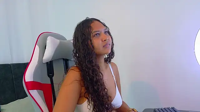 Honnie_cute élő XXX-chatje