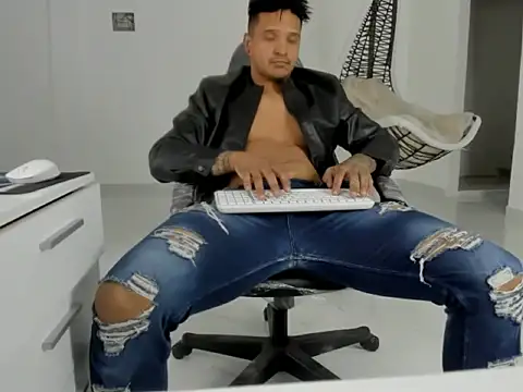 Czat XXX na żywo – master_leather