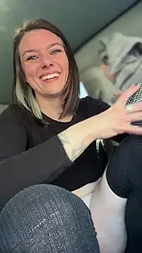 LadyLena1 Adlı Modelin Canlı XXX Sohbeti