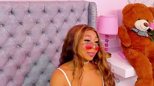 HaileeRoberts' Live XXX Chat