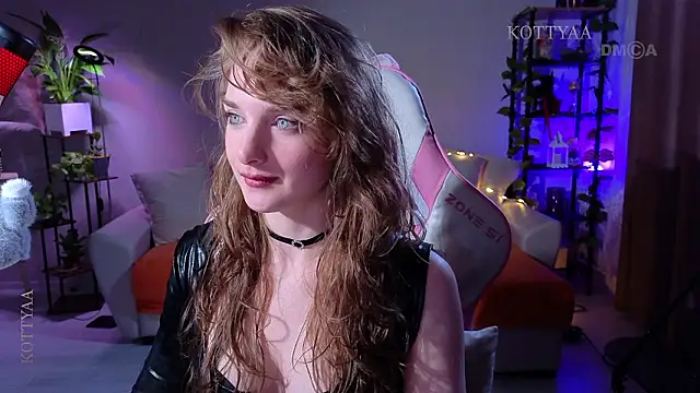 -Kottyaa- Chat XXX live