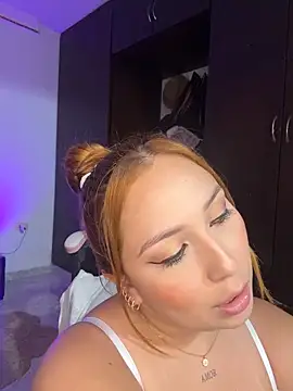 Živý XXX chat Kiarhatrixie1