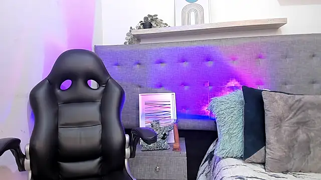 Онлайн чат XXX Andrew_restrepoo