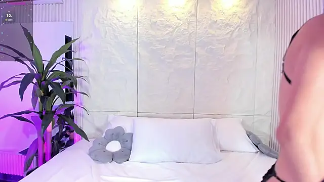 AnahinClar Adlı Modelin Canlı XXX Sohbeti