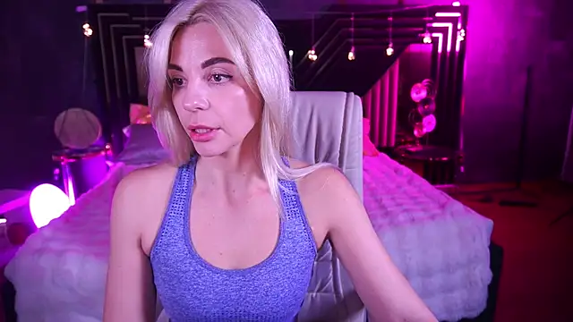 BellaRayyy élő XXX-chatje