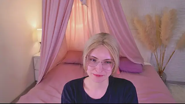 Yayaa_Love – webcam-show