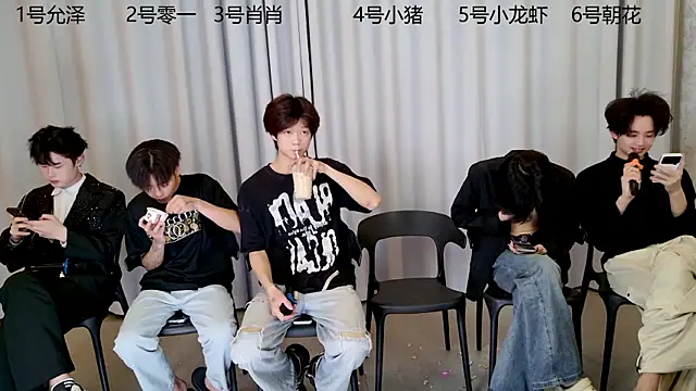 NB-BOYS Adlı Modelin Canlı XXX Sohbeti