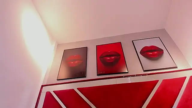 SalomeFire Adlı Modelin Canlı XXX Sohbeti