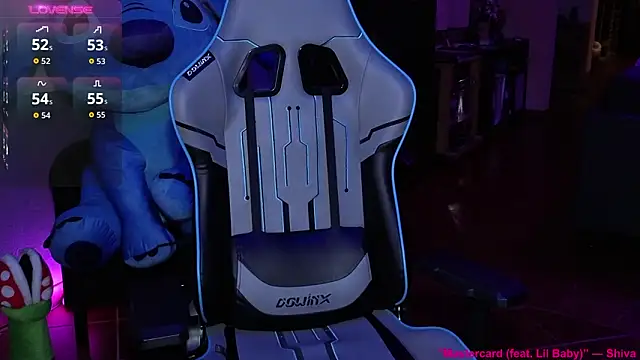 Gil_gamesh90 Show in webcam