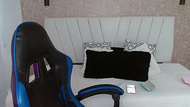 AliceSmity_'s Live XXX Chat