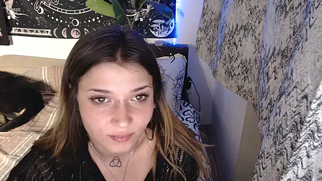 AlienforTwenty Live XXX-chat